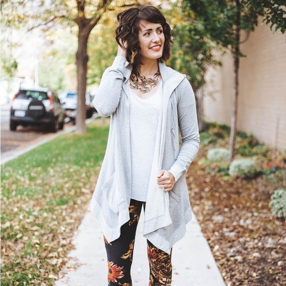 EUC Women’s Evy’s Tree Nicole Cardigan Size Small - Picture 2 of 5